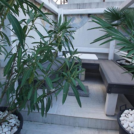 Penthouse Stoliv: Beachfront Spa Villa with Private Jetty Kotor Exterior photo