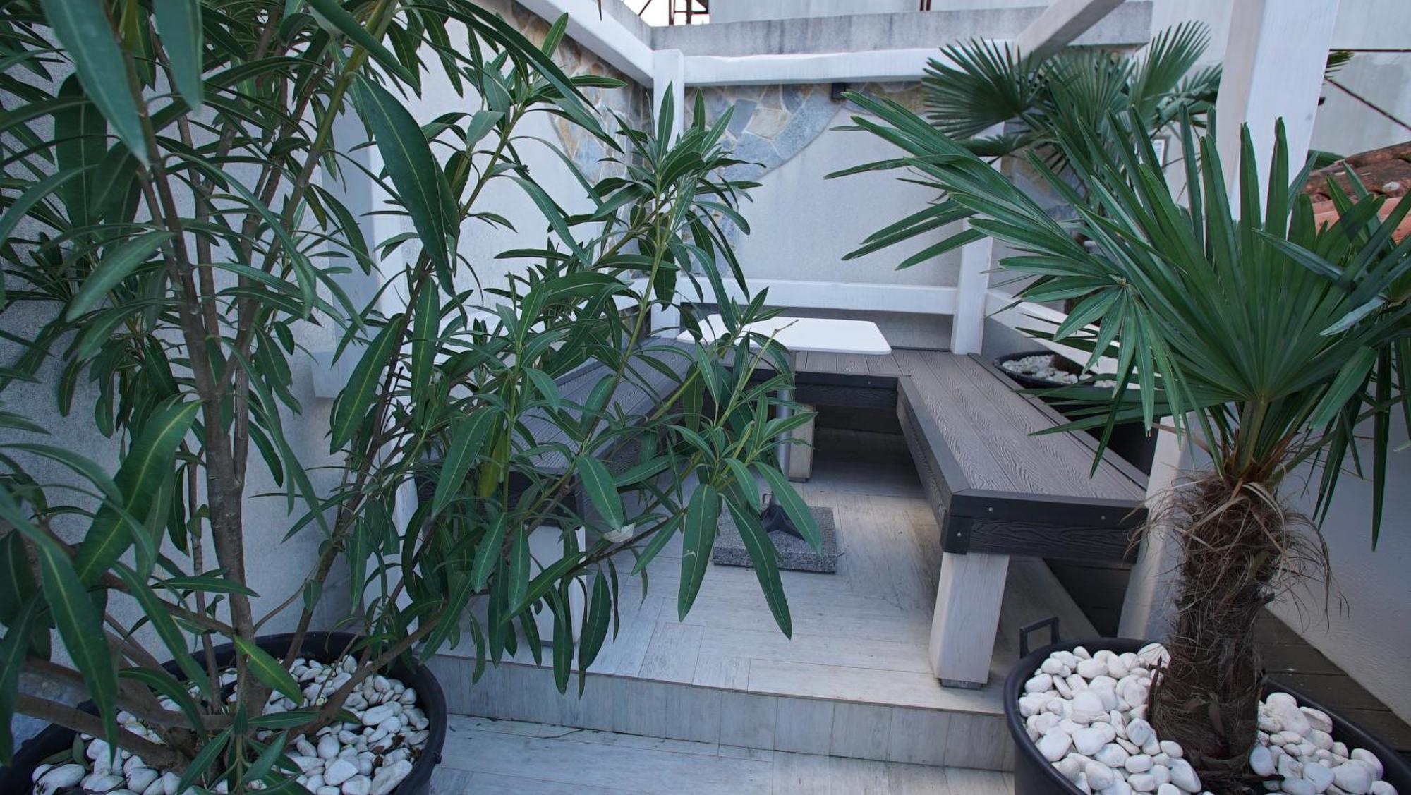 Penthouse Stoliv: Beachfront Spa Villa with Private Jetty Kotor Exterior photo