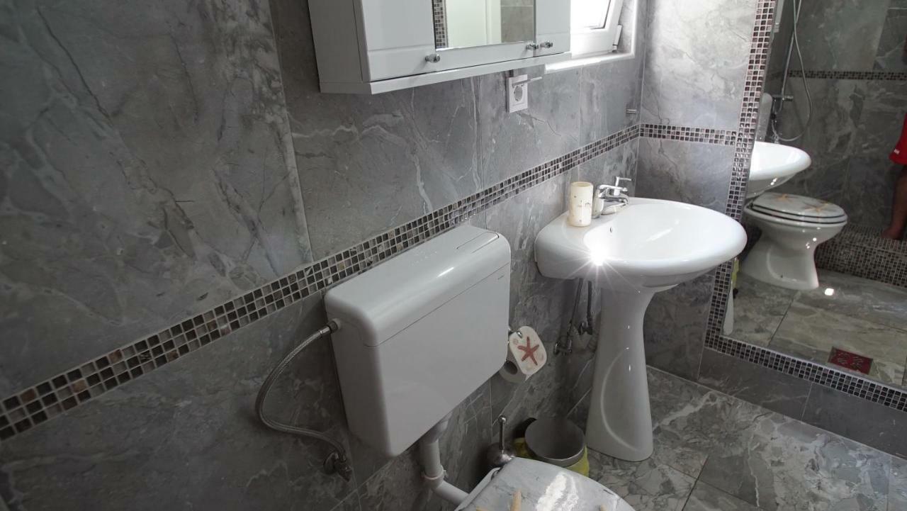 Penthouse Stoliv: Beachfront Spa Villa with Private Jetty Kotor Exterior photo